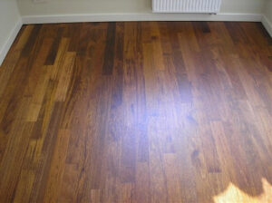 Cyklinowanie Desek z Farby Olejnej 2 Cyklinowanie podłóg – Warszawa i okolice GajaPartner