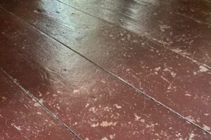 Farba olejna na parkiecie